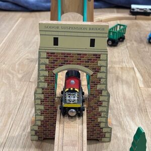 Thomas & Friends wooden Train set with Suspension Bridge
